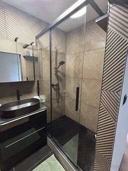 NAJMUTI VÝLUČNĚ 2KK BYT . Úplně zrekonstruovaný, nový a zařízený.