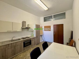 Ponúkame na prenájom zariadený priestor o výmere 195 m2, Pre