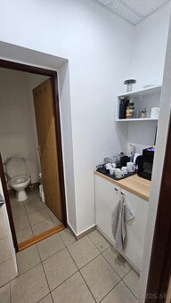 Ponúkame na prenájom dva susediace nebytové priestory s pria