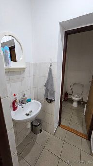 Ponúkame na prenájom dva susediace nebytové priestory s pria