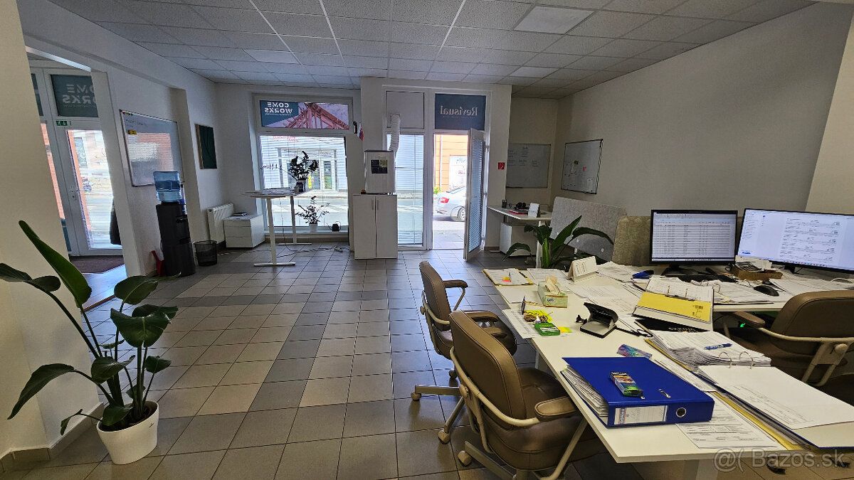 Ponúkame na prenájom dva susediace nebytové priestory s pria