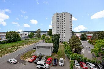 Typ: 3-izbový byt Mestská časť: Kopčany Obec: Bratislava-Pet