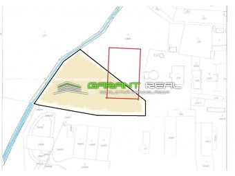 Ponúkame na predaj rovinatý pozemok o výmere 8000 m2 v centr
