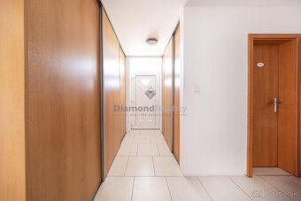 Typ: Rodinný dom Obec: Reca
Moderný rodinný dom v Reci – býv