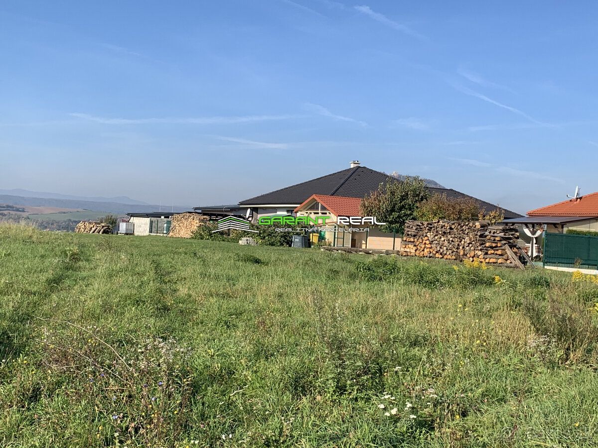 Ponúkame na predaj pozemok o výmere 420 m2, lokalita Kanaš, 