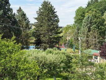 Oferujemy do wynajęcia przestronny 4-pokojowy apartament w