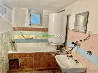 Ponúkame na predaj rodinný dom, chalupu 95 m2 na rovinatom p