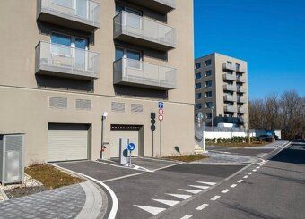 Ponúkame Vám na predaj vnútorné garážové parkovacie státie v