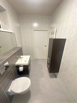 Ponúkame na prenájom pekný , moderný 3 izbový byt v Nitre na