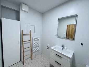 Ponúkame na prenájom krásny, veľký kompletne zariadený 3-izb