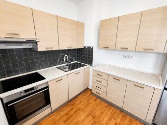 Na prenájom klimatizovaný 3-izbový byt s balkónom a parkovan
