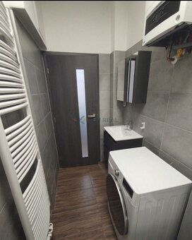 Typ: 2-izbový byt Ulica: Bulharská cesta Mestská časť: Vlčin