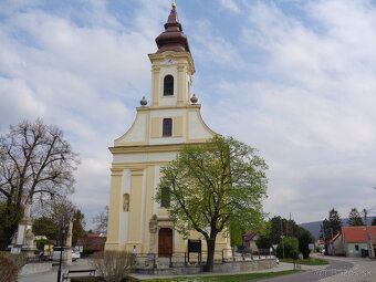 Ponúkame na predaj stavebný pozemok v centre mestskej časti 