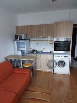 Ponukam na prenajom 2(670euro+energie a 3 izbovy byt(750+Ene