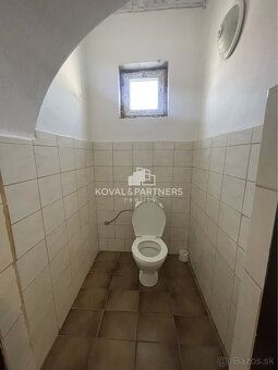 Typ: Obchodné priestory Ulica: Hlavná Obec: Jelšovce
Koval r
