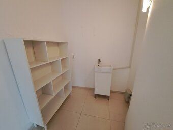 Výborná príležitosť! Zariadený obchodný priestor 36,3m2, fre