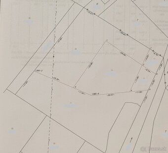 I offer for sale a building plot of land measuring 1518 m² in the village of L