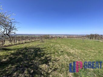 Продається унікальний земельна ділянка загальною площею 3 565 м², розташована в популярному місці над містом…