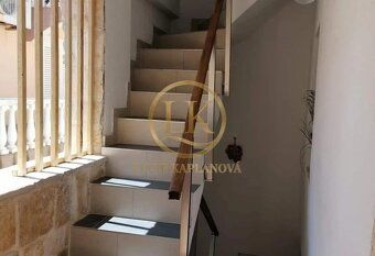 Kamenná vila 50m od pláže se střešní terasou – Privlaka Cena