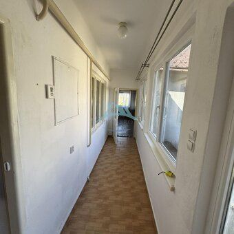 Prenájom čiastočne zrekonštruovaného domu (44 m2 a 90 m2) na