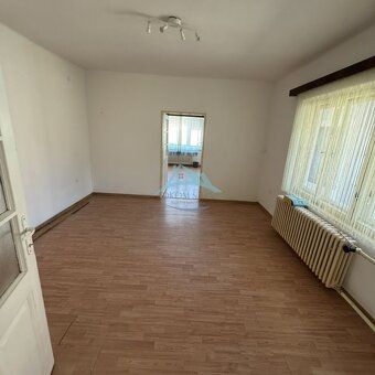 Prenájom čiastočne zrekonštruovaného domu (44 m2 a 90 m2) na