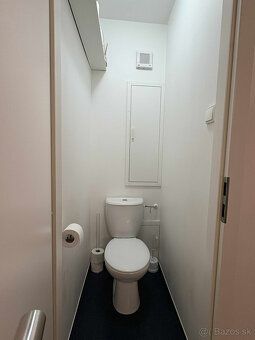 Byt je kompletne zariadený a pripravený na okamžité nasťahov