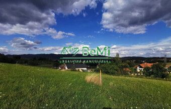 Ponúkam na predaj stavebný pozemok o výmere 1014 m², situova