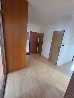 Ponúkame na predaj veľkorysý 4-izbový rodinný byt nachádzajú