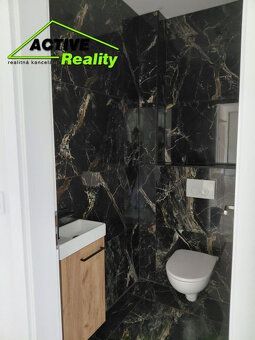 Пропонуємо орендувати новобудову будинку сімейного типу з двома окремими житловими одиницями.