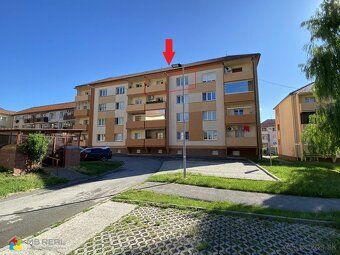 Ponúkam na predaj 2 izbový tehlový byt s lodžiou v Žiari nad
