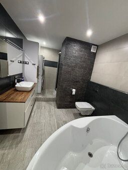 We offer for long-term rent a 3 room apartment in Moldava nad Bod