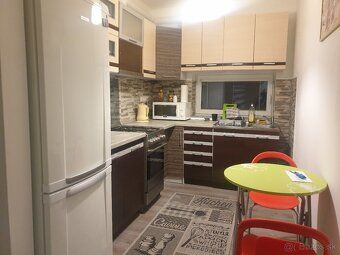 Rent 1 bed for 1 person in room for 2 persons, already occupied by one occupant.