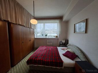 We offer you exclusively for sale a spacious 3-room apartment of