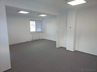2 nice offices with good view in quiet area with possibility of parking for visitors.