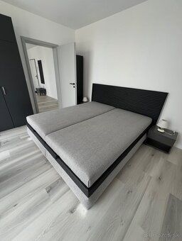 I am offering for rent a new stylish and fully furnished 2-room apartment with a loggia and…