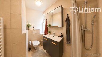 Looking for a modern, spacious and peaceful home with excellent accessibility to the center?