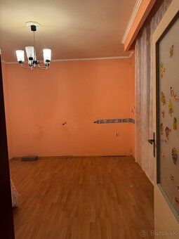 V centre Kolárova poschodový dom s pozemkom ca 600m2 je na p