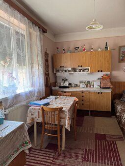 V centre Kolárova poschodový dom s pozemkom ca 600m2 je na p