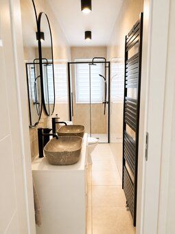 We offer for sale a completely renovated family house on 