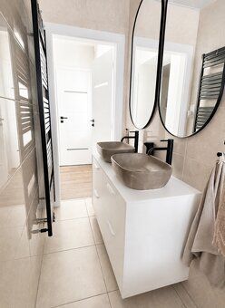 We offer for sale a completely renovated family house on 