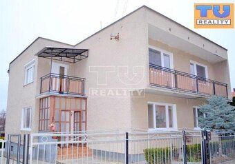 TUreality offers for sale a large family house in Lučenec
