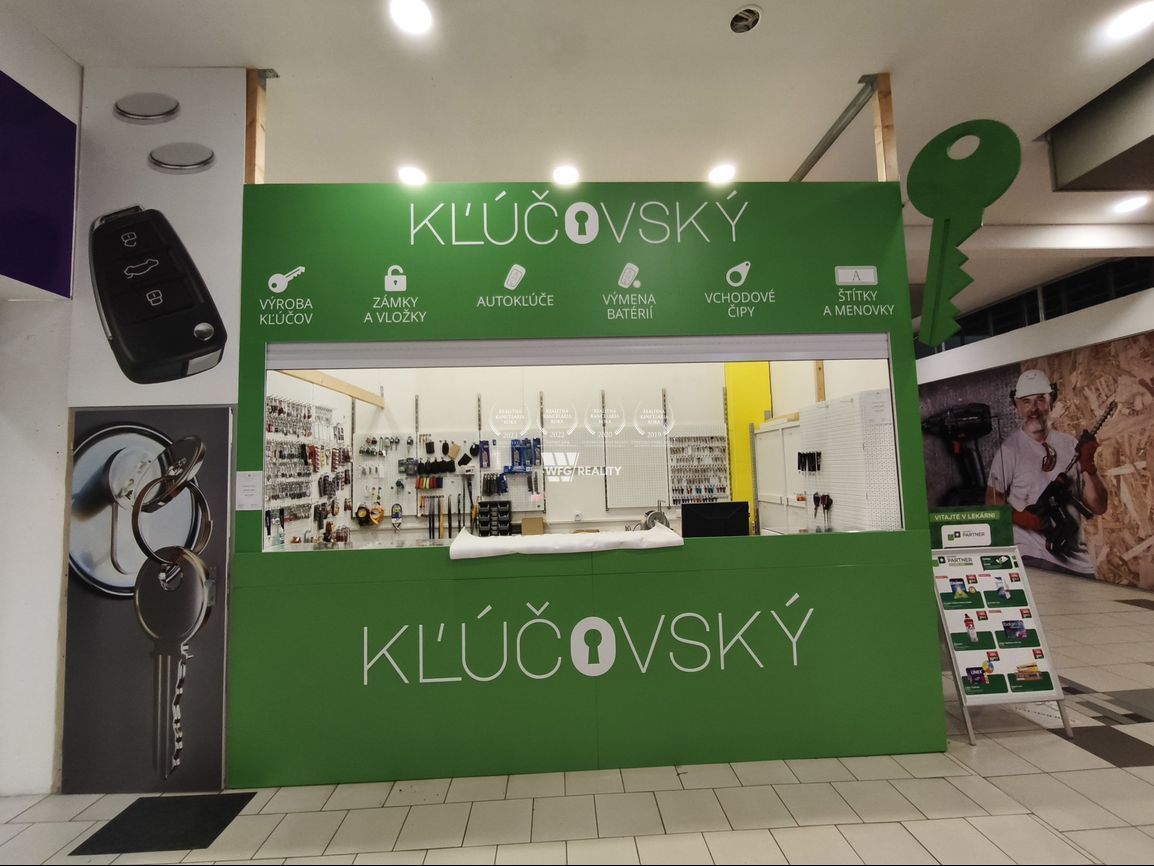 Ponúkame Vám na prenájom malý obchodný priestor (10 m²) nach