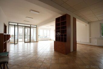We offer exclusively for rent an extensive industrial area suitable for storage, production or…