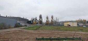 XEMAR (or 0915 870 350) offers for sale a hall and land