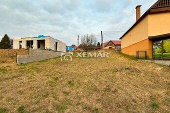 Firma XEMAR oferuje na sprzedaż działkę budowlaną w miejscowości Hr