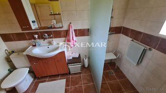 XEMAR (or 0915 142 544) exclusively offers for sale family house with farm buildings and accessories in Kotmanová.