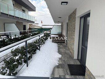 XEMAR (lub 0948 189 375) oferuje na sprzedaż nowoczesny i