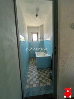 XEMAR (or 0903637308), offers a family house in original condition suitable for reconstruction…