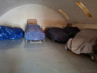 Ponúkam na dlhodobý prenájom vnútorné garážové parkovacie st
