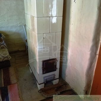 Cottage in picturesque village of Majdan will appeal especially to lovers of historical living.